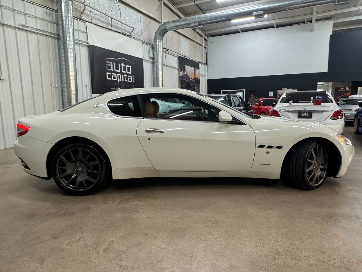 2010 Maserati Granturismo S Automatic photo 8