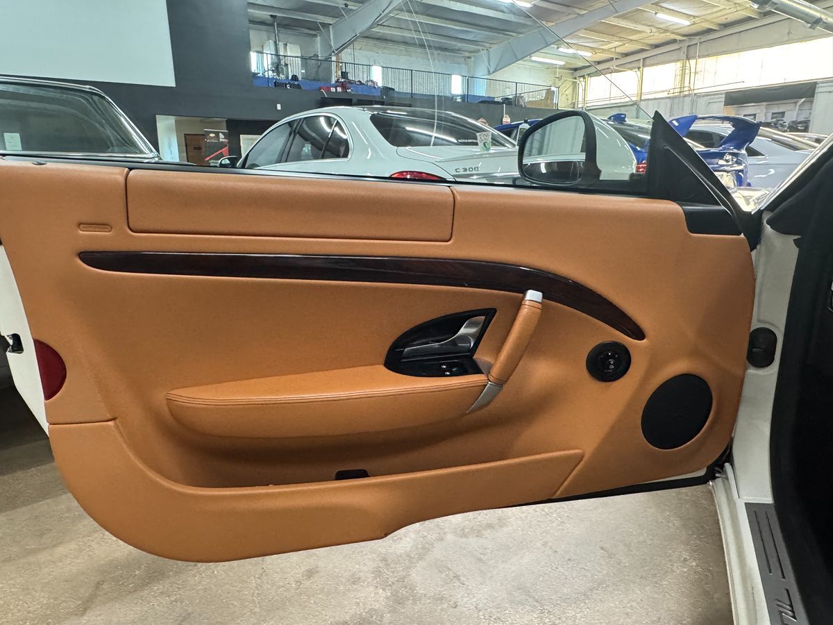 2010 Maserati Granturismo S Automatic photo 9