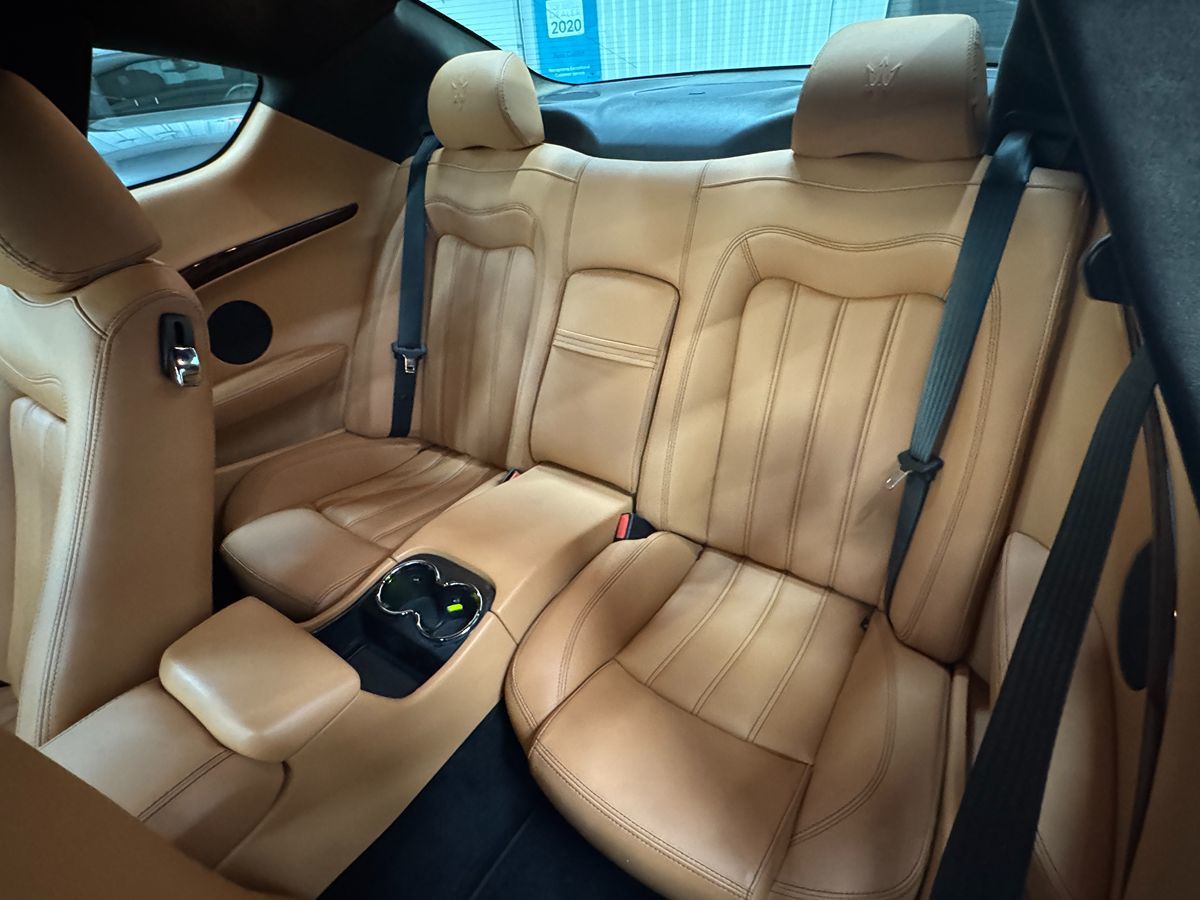 2010 Maserati Granturismo S Automatic photo 25