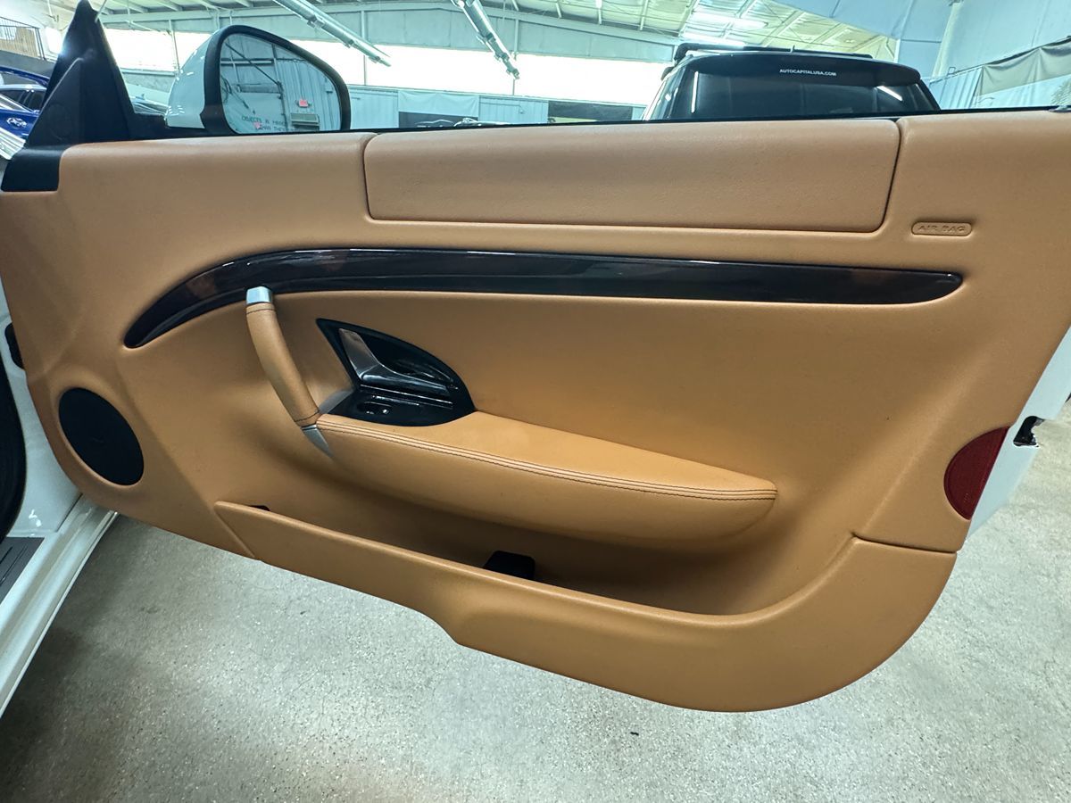 2010 Maserati Granturismo S Automatic photo 27