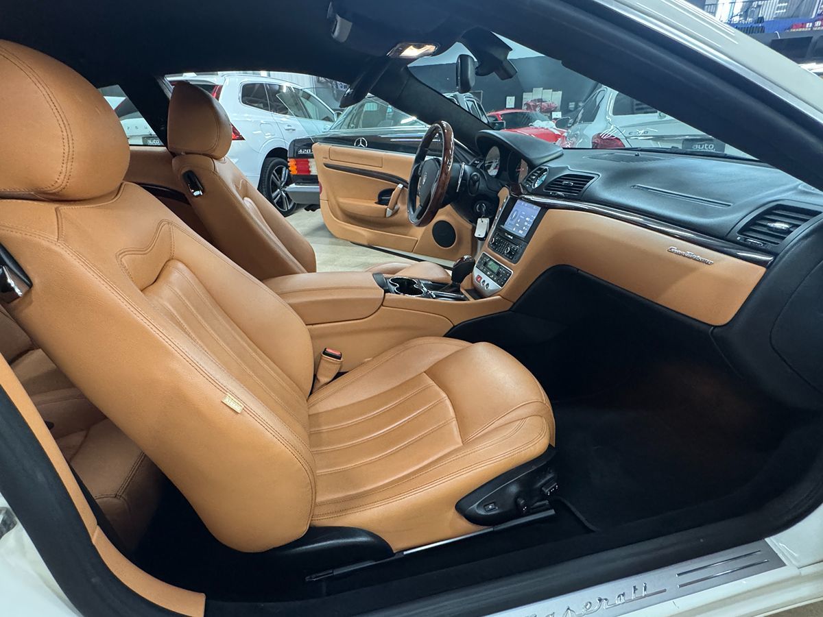 2010 Maserati Granturismo S Automatic photo 28