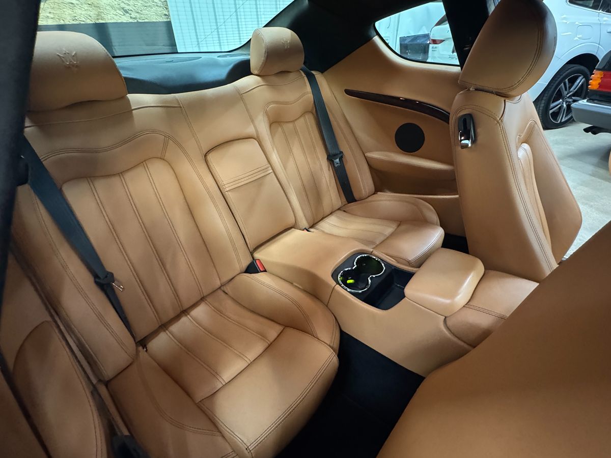 2010 Maserati Granturismo S Automatic photo 30