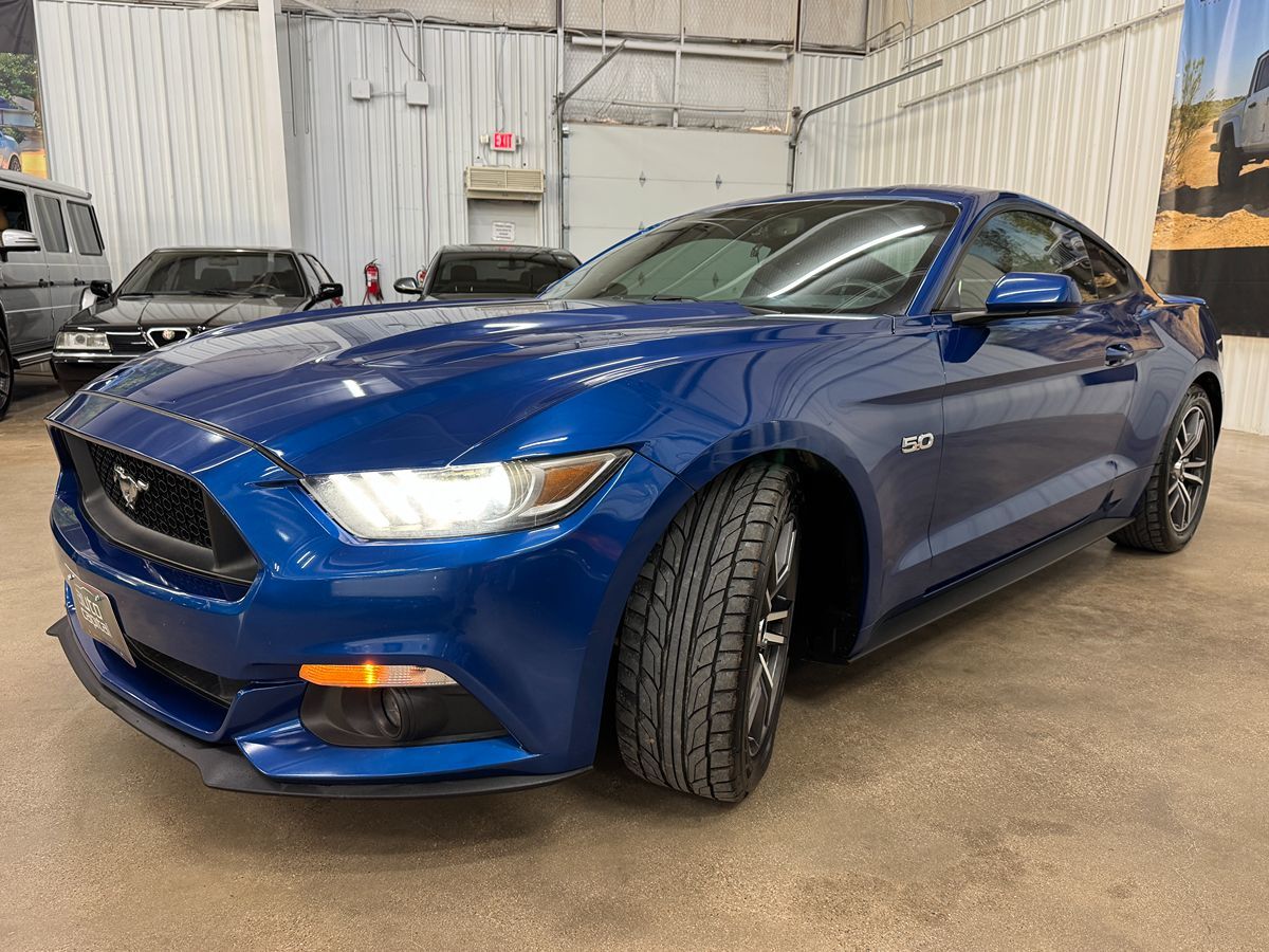 2017 Ford Mustang GT photo 3