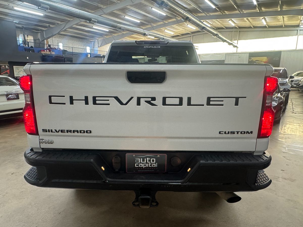 2023 Chevrolet Silverado 2500HD Custom photo 4