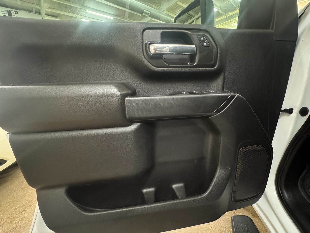 2023 Chevrolet Silverado 2500HD Custom photo 7