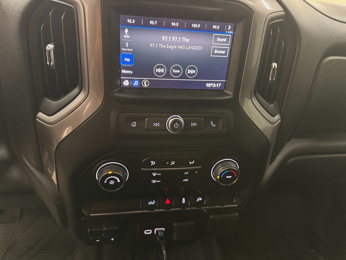 2023 Chevrolet Silverado 2500HD Custom photo 14