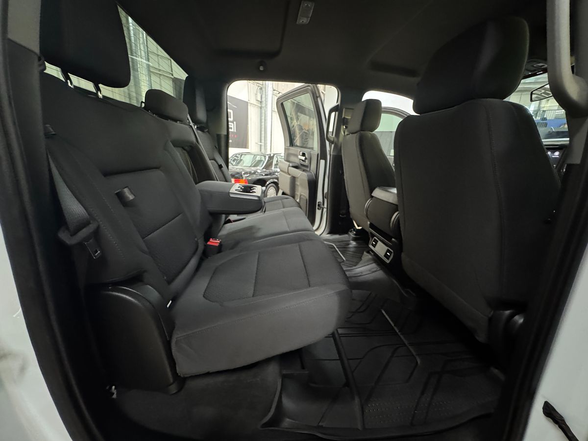 2023 Chevrolet Silverado 2500HD Custom photo 22