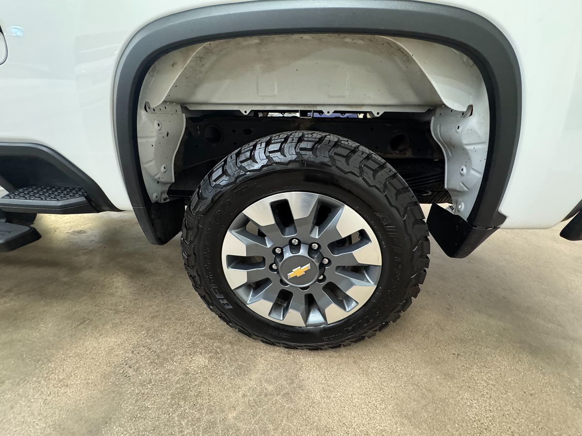 2023 Chevrolet Silverado 2500HD Custom photo 30
