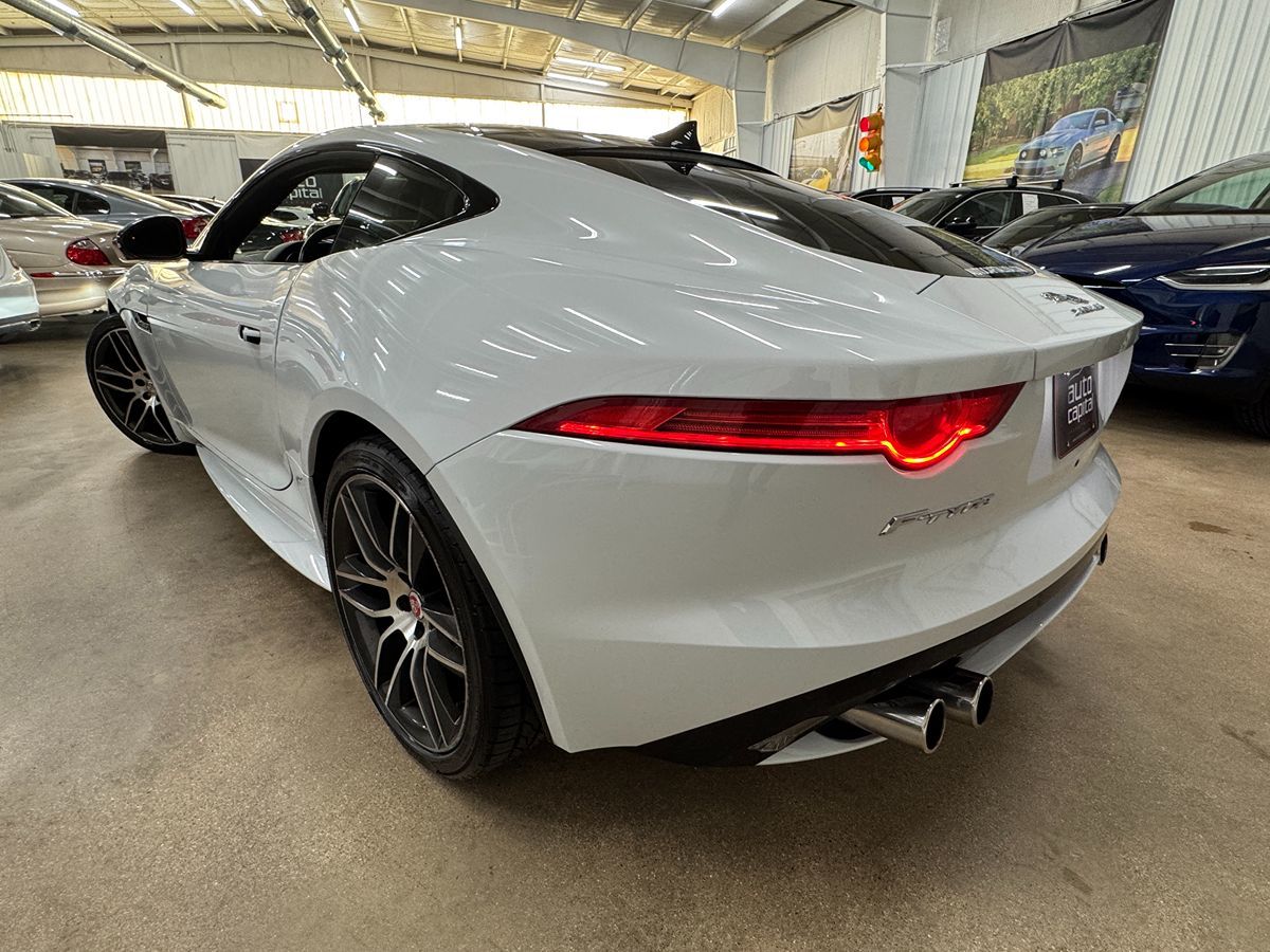 2016 Jaguar F-TYPE R photo 4