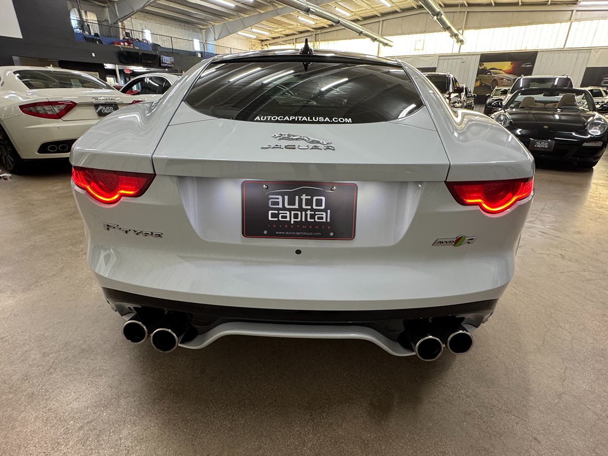 2016 Jaguar F-TYPE R photo 5