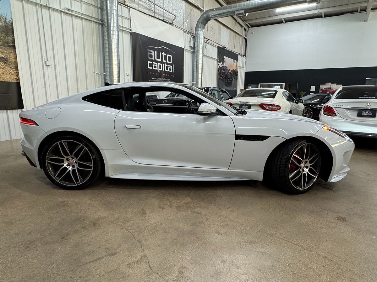2016 Jaguar F-TYPE R photo 7