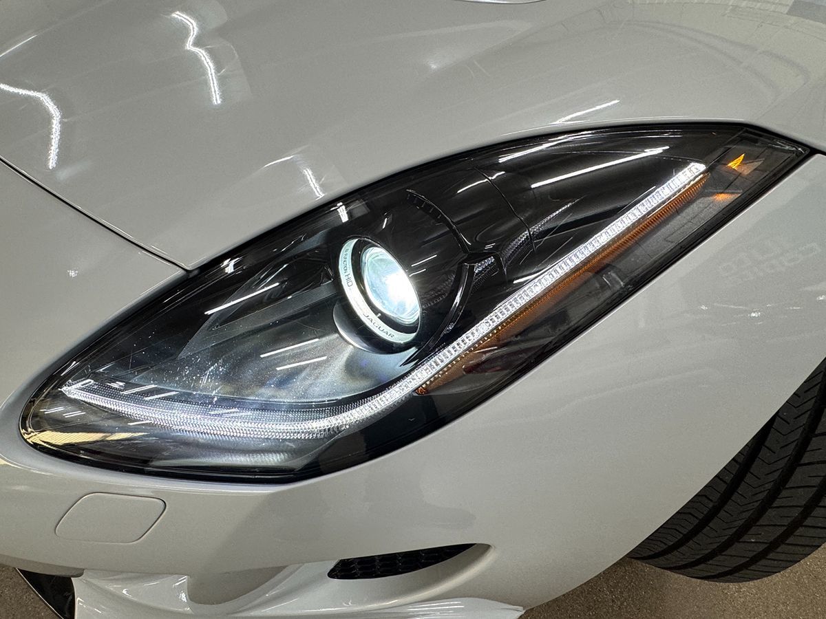 2016 Jaguar F-TYPE R photo 31