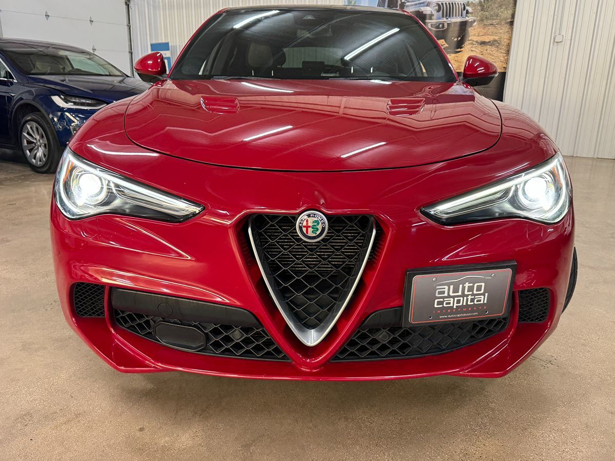 2018 Alfa Romeo Stelvio Quadrifoglio photo 2