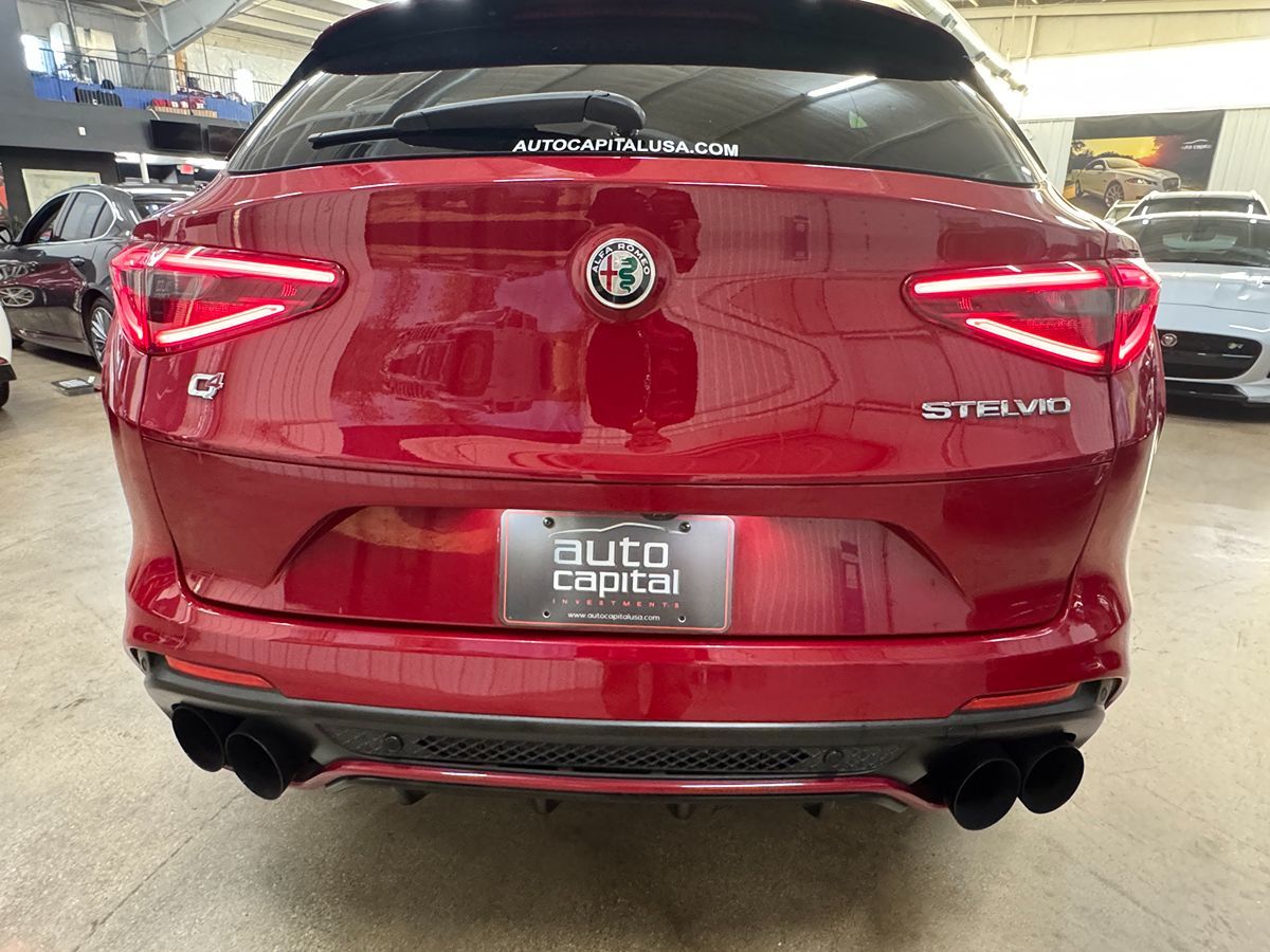 2018 Alfa Romeo Stelvio Quadrifoglio photo 6