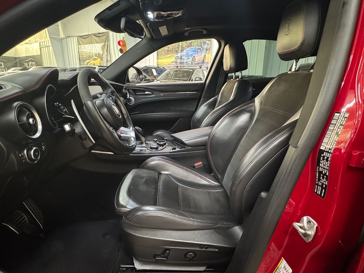 2018 Alfa Romeo Stelvio Quadrifoglio photo 11