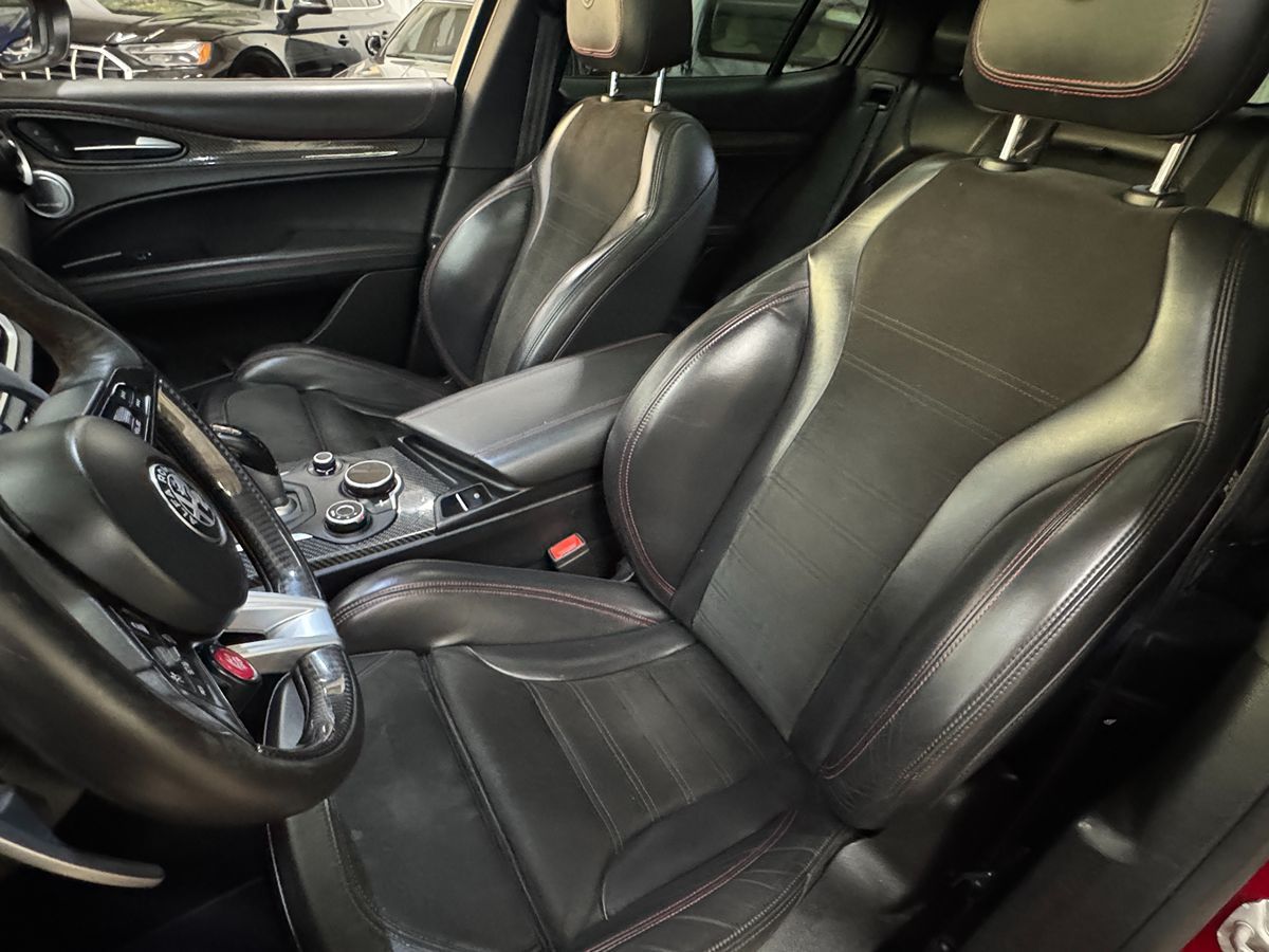 2018 Alfa Romeo Stelvio Quadrifoglio photo 13