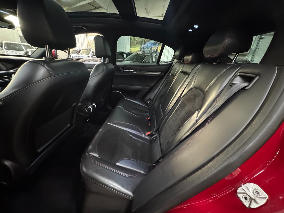 2018 Alfa Romeo Stelvio Quadrifoglio photo 33