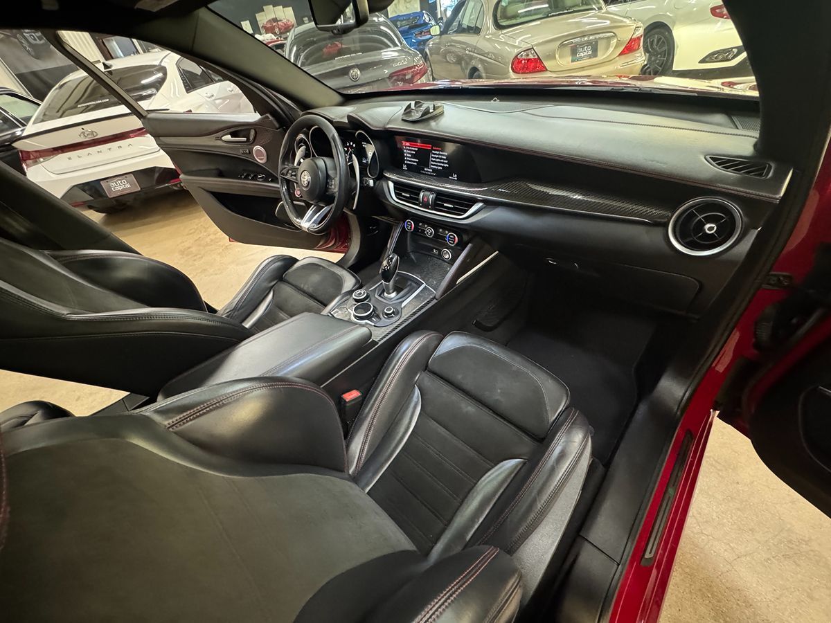 2018 Alfa Romeo Stelvio Quadrifoglio photo 41