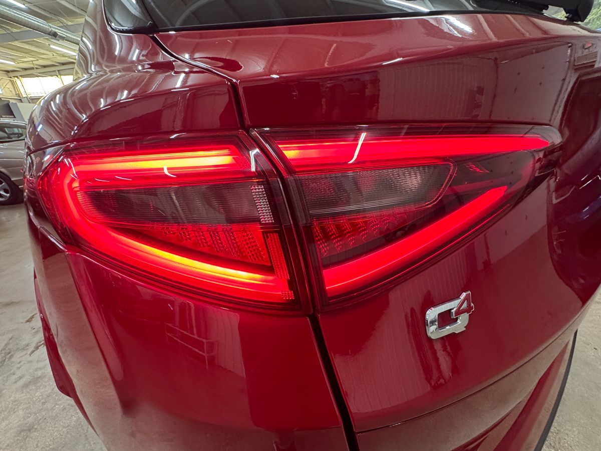2018 Alfa Romeo Stelvio Quadrifoglio photo 44