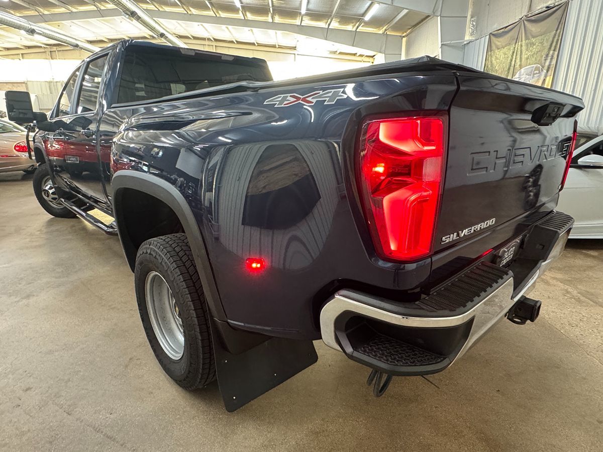 2021 Chevrolet Silverado 3500HD LT photo 2