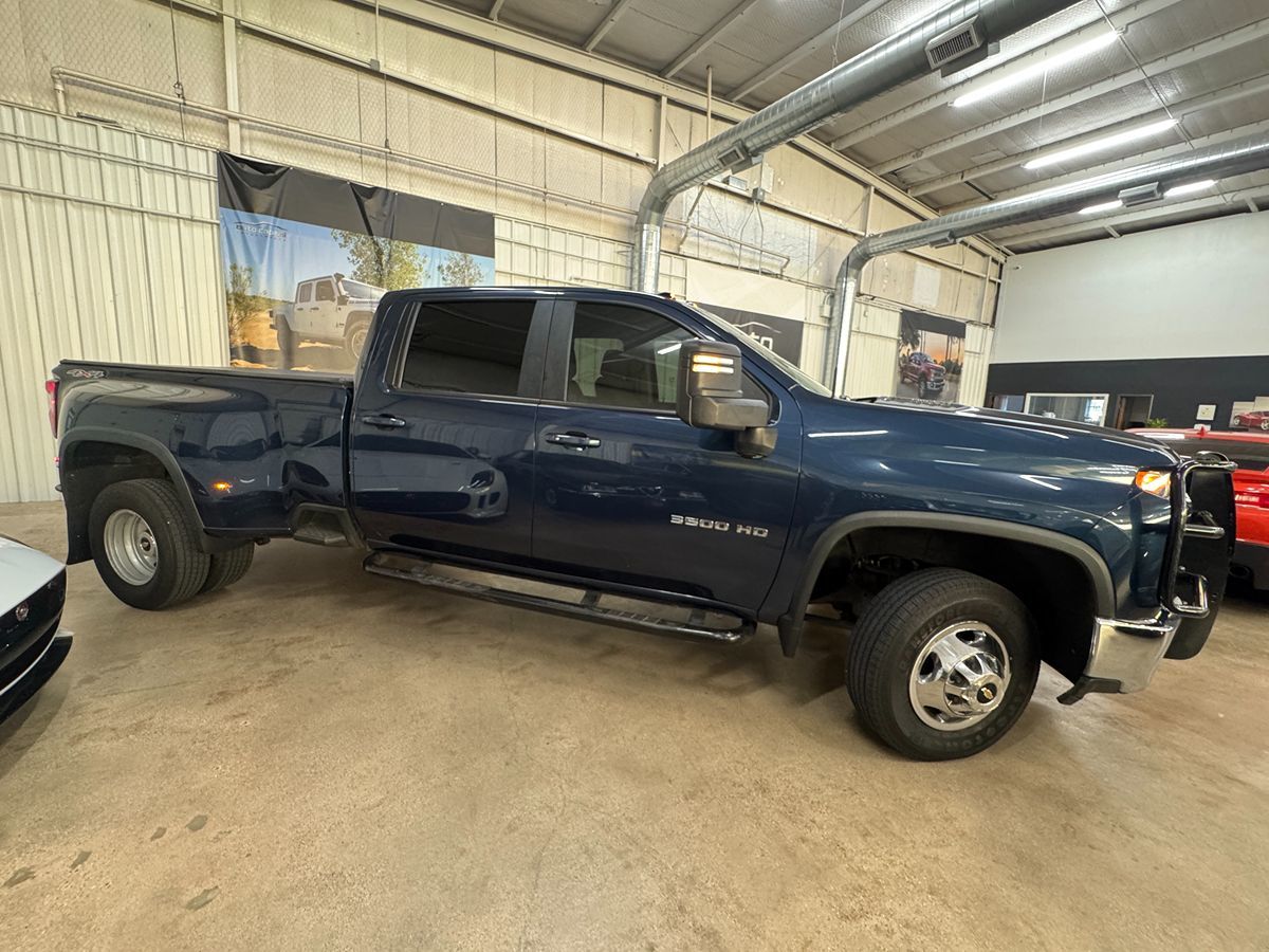 2021 Chevrolet Silverado 3500HD LT photo 5