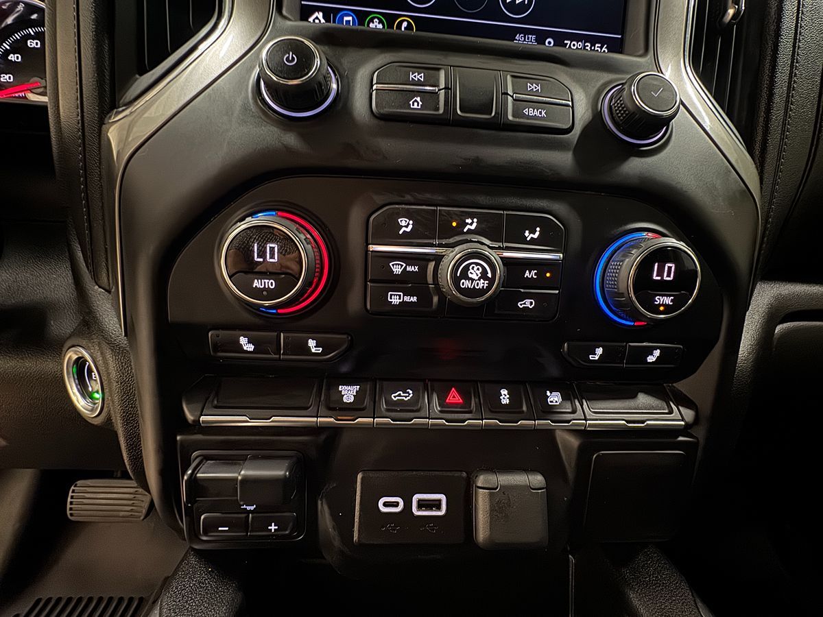 2021 Chevrolet Silverado 3500HD LT photo 15