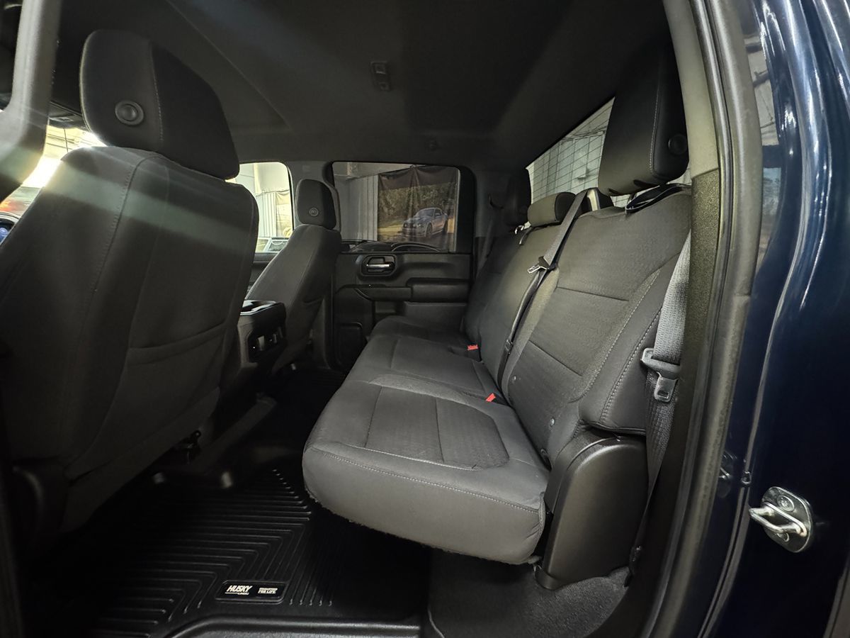 2021 Chevrolet Silverado 3500HD LT photo 19