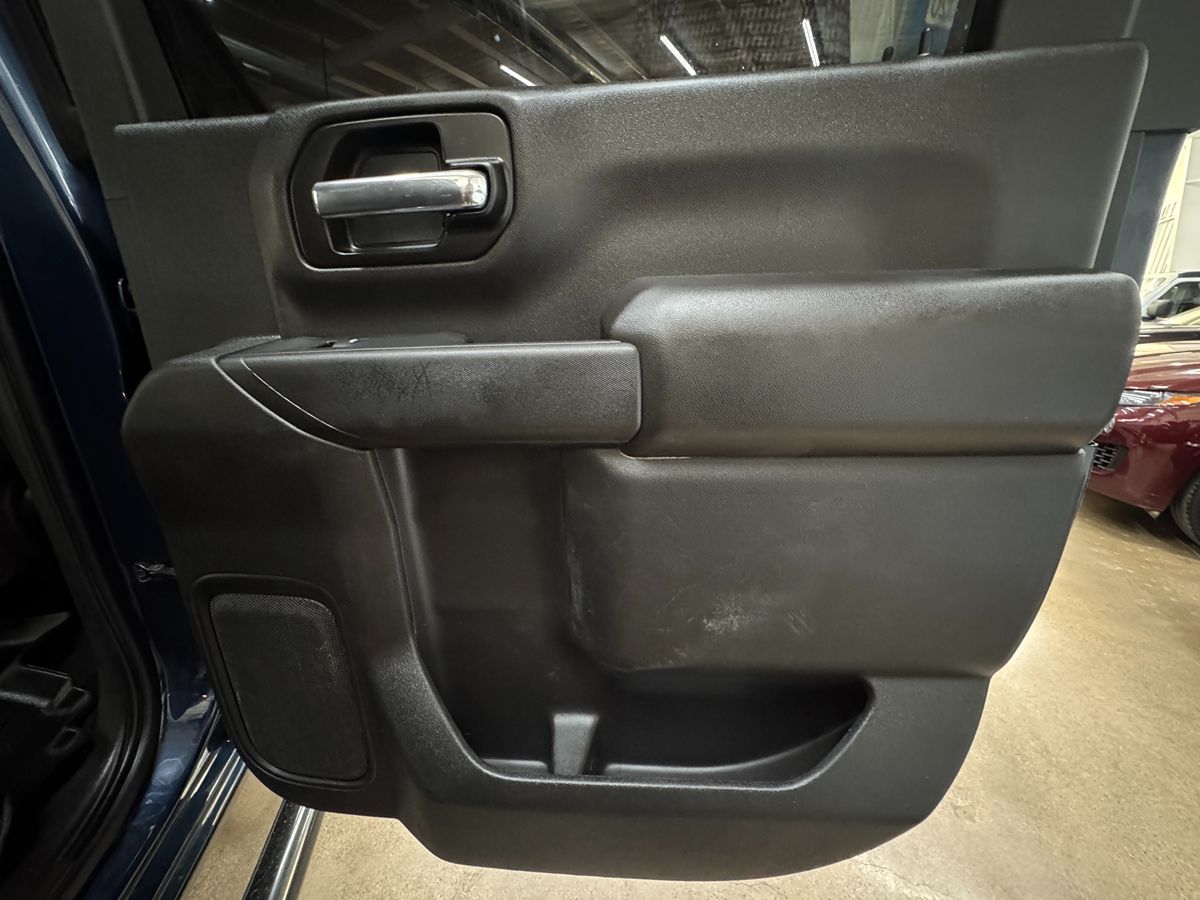 2021 Chevrolet Silverado 3500HD LT photo 22
