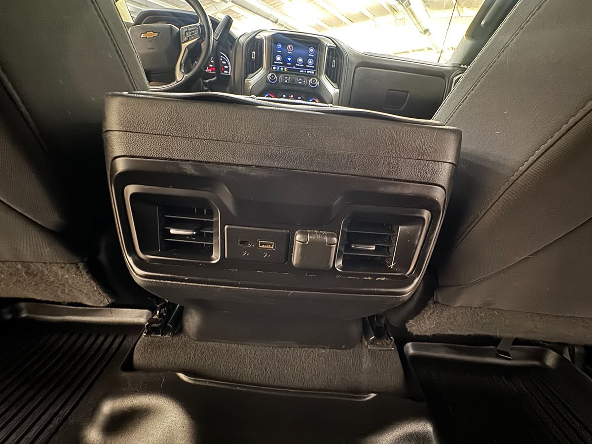 2021 Chevrolet Silverado 3500HD LT photo 24