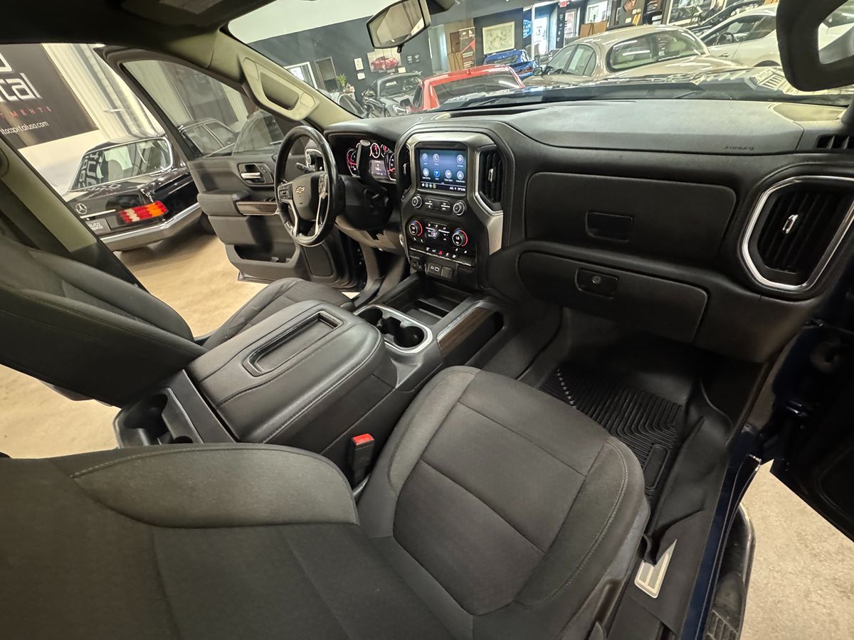 2021 Chevrolet Silverado 3500HD LT photo 27