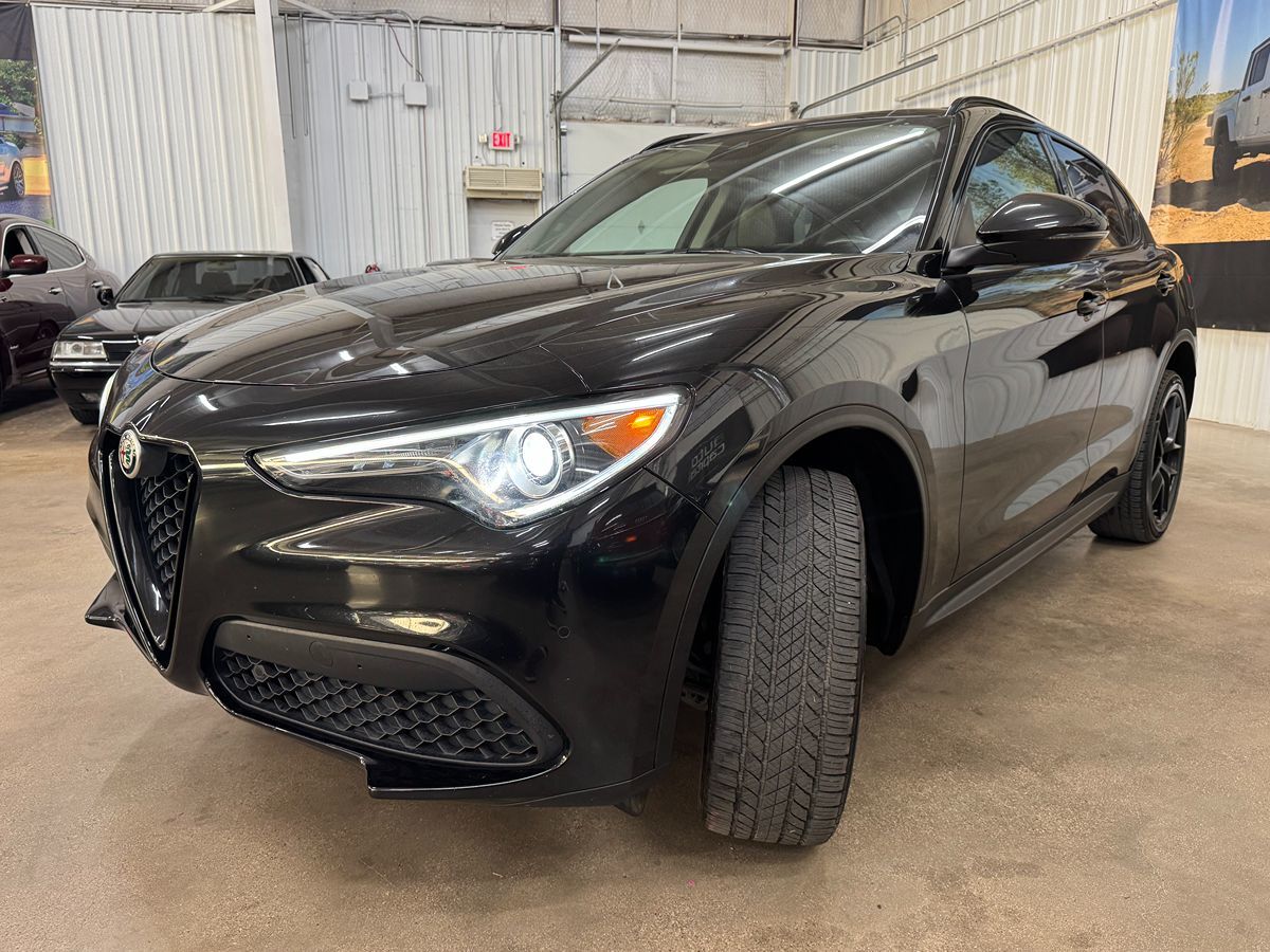 2021 Alfa Romeo Stelvio Sport Base photo 2