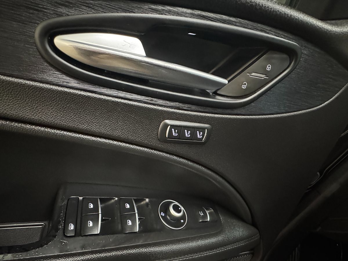 2021 Alfa Romeo Stelvio Sport Base photo 8