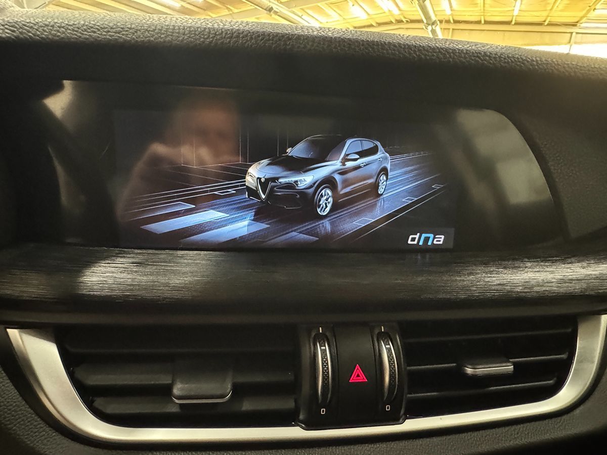 2021 Alfa Romeo Stelvio Sport Base photo 27