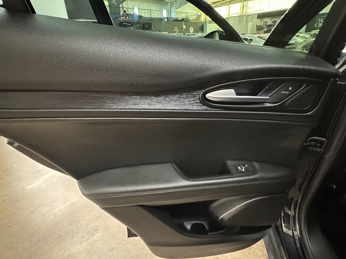 2021 Alfa Romeo Stelvio Sport Base photo 29