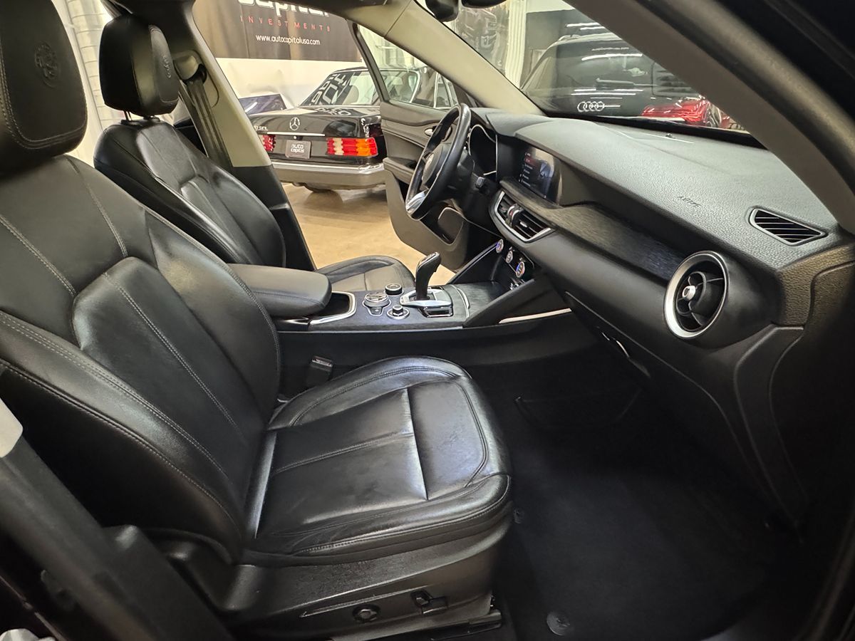 2021 Alfa Romeo Stelvio Sport Base photo 37