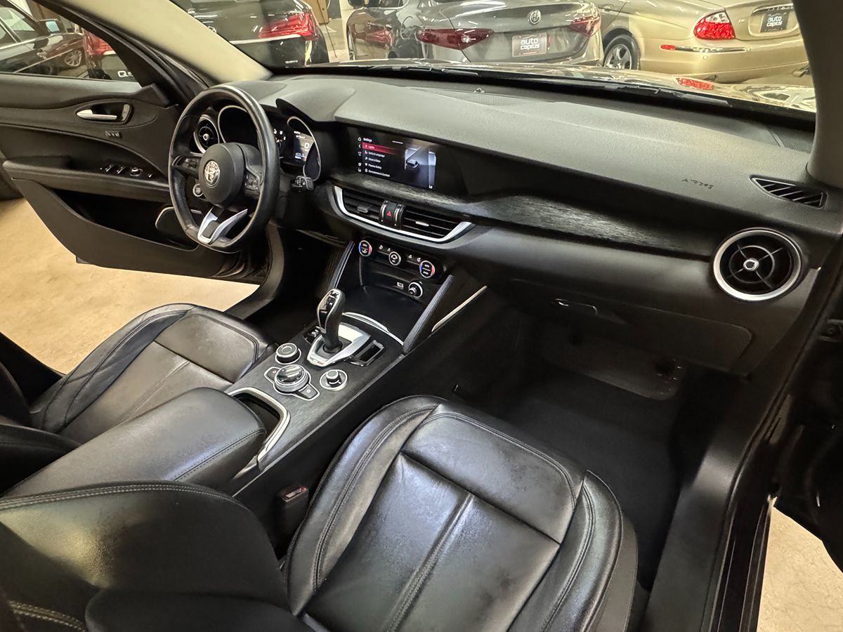 2021 Alfa Romeo Stelvio Sport Base photo 38
