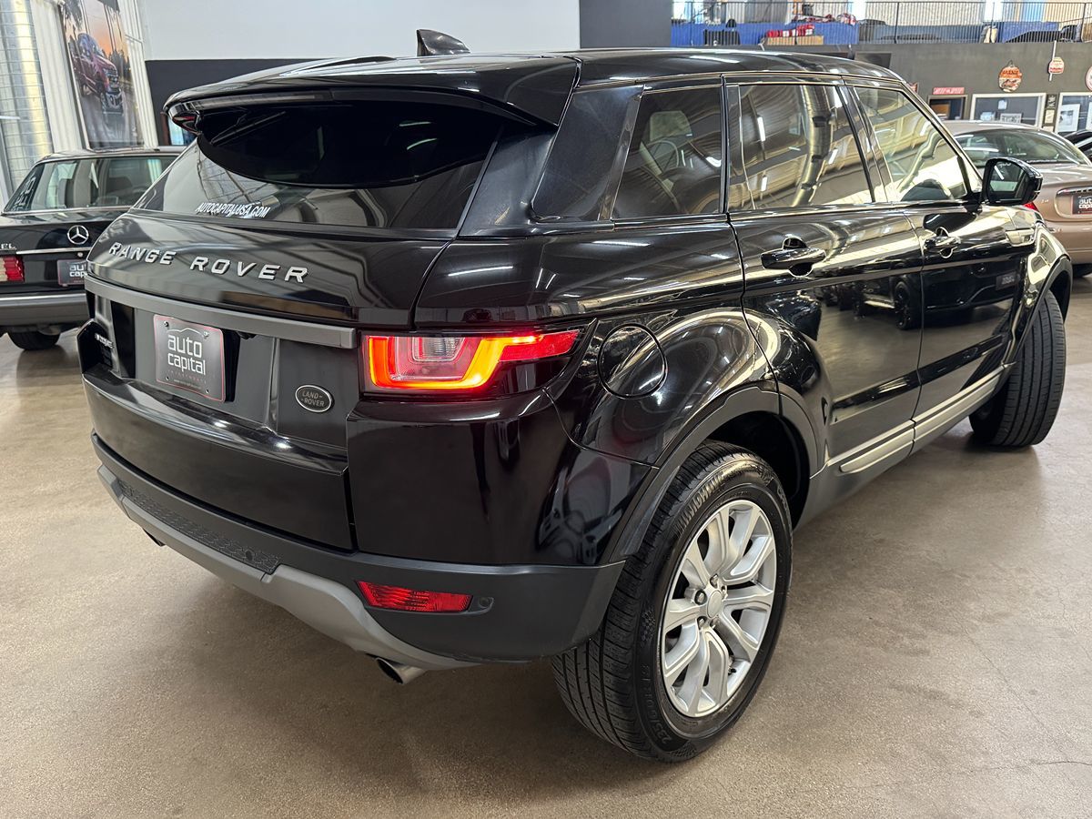 2018 Land Rover Range Rover Evoque SE photo 3