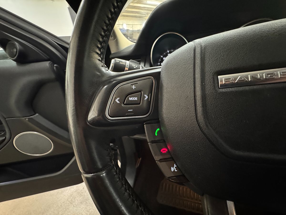 2018 Land Rover Range Rover Evoque SE photo 8