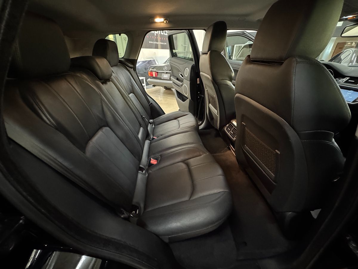 2018 Land Rover Range Rover Evoque SE photo 22