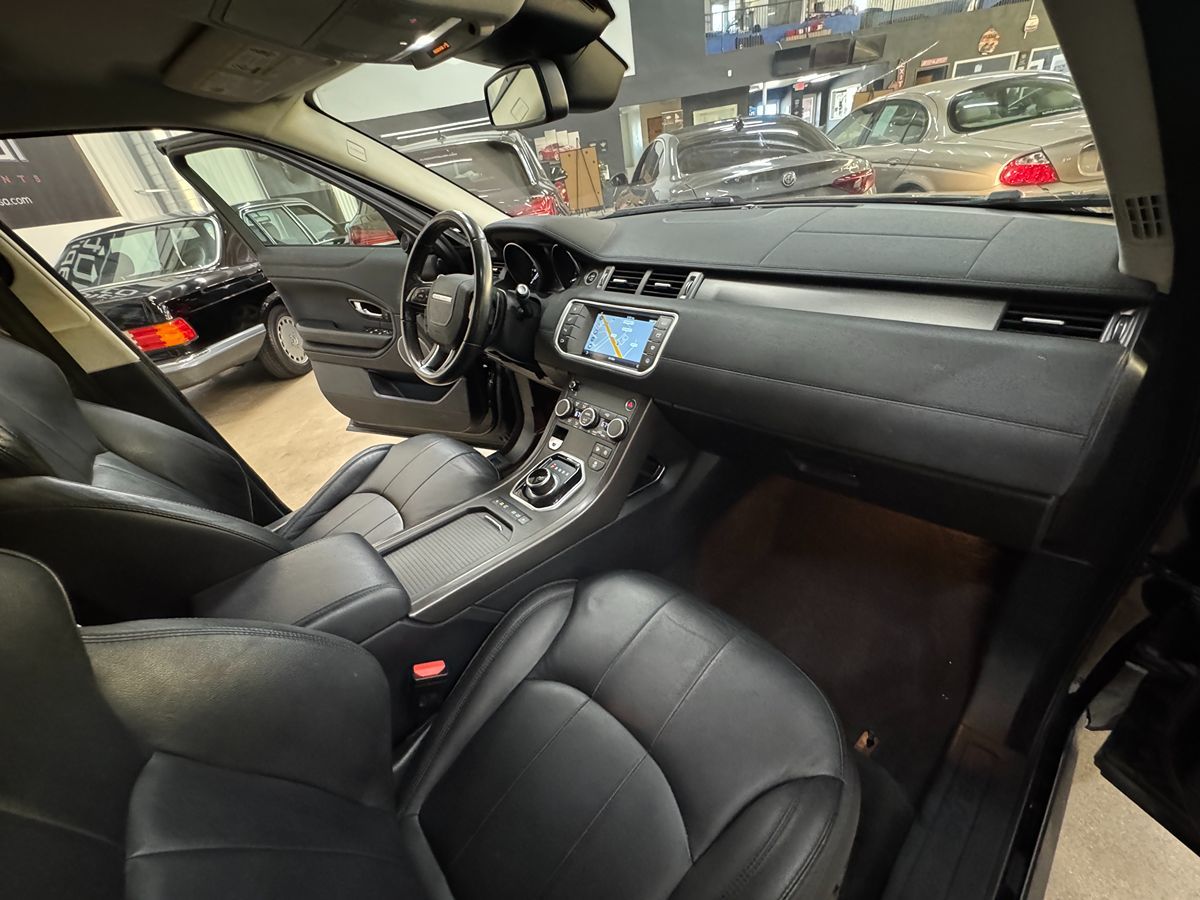 2018 Land Rover Range Rover Evoque SE photo 26
