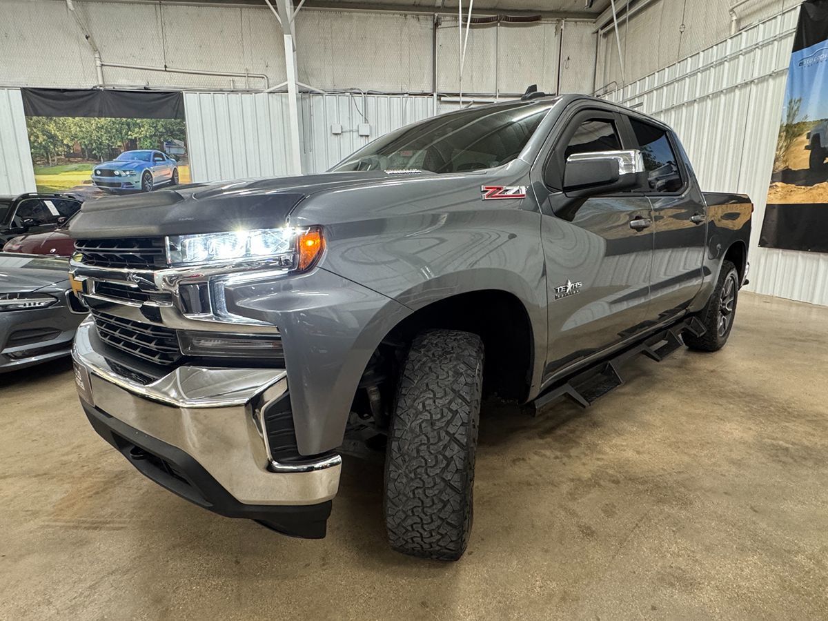 2021 Chevrolet Silverado 1500 LT Texas Edition photo 2
