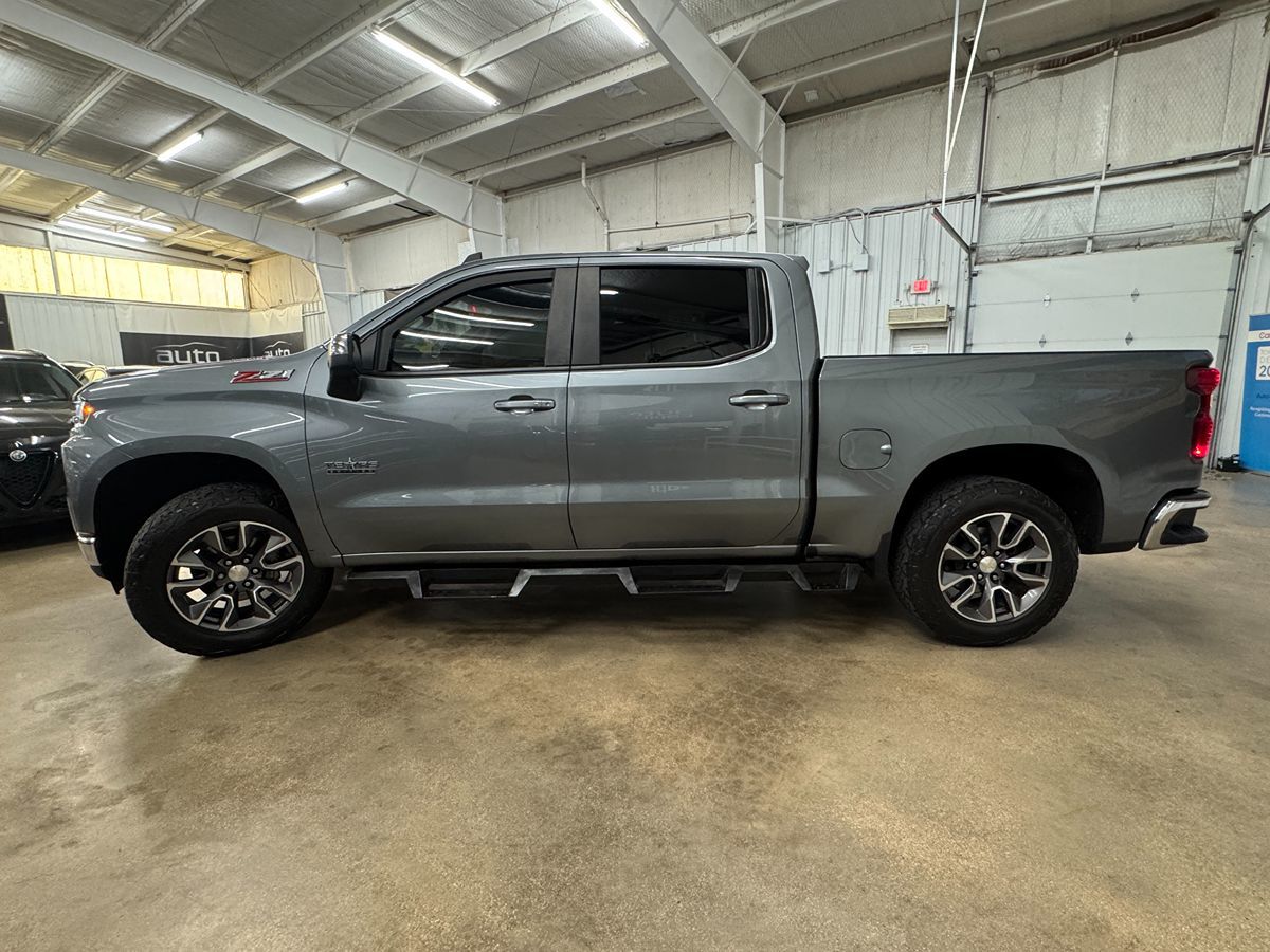 2021 Chevrolet Silverado 1500 LT Texas Edition photo 3