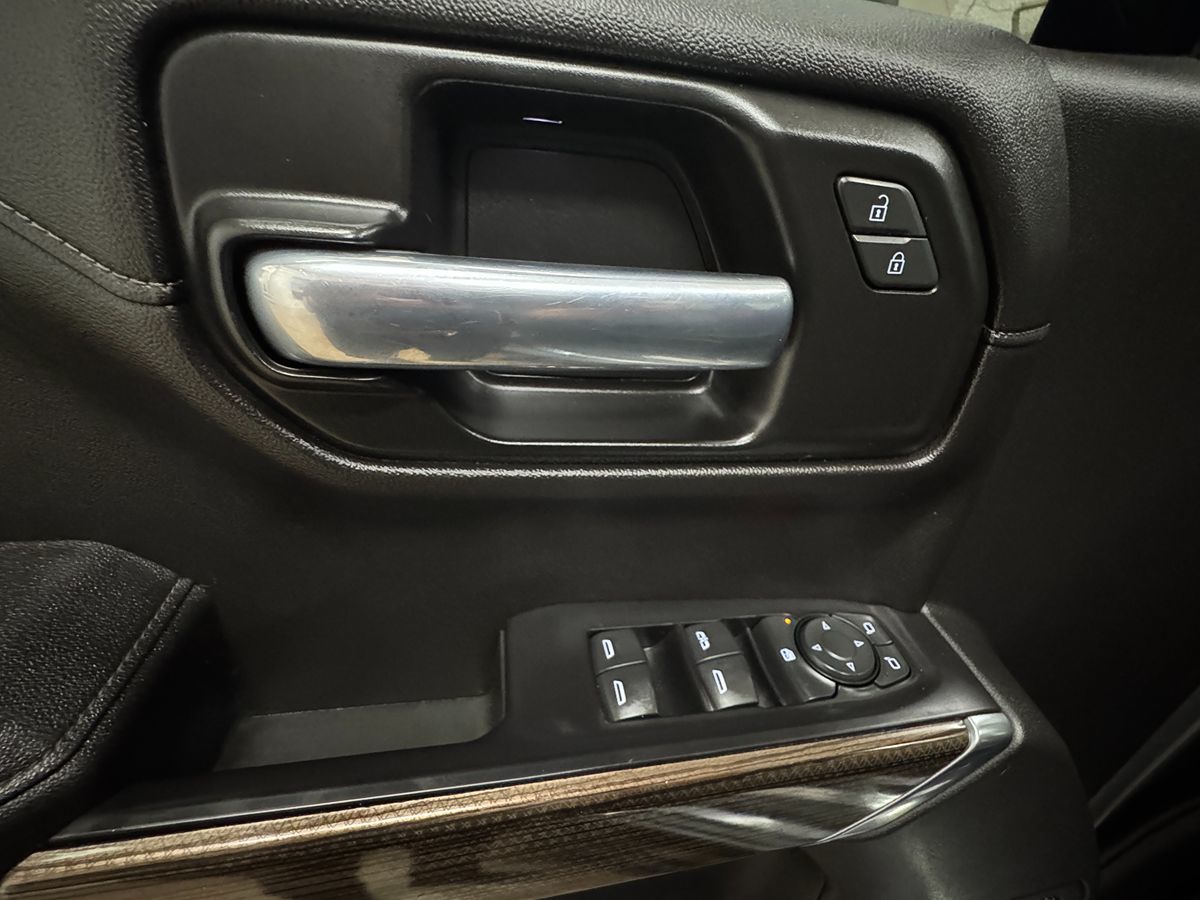 2021 Chevrolet Silverado 1500 LT Texas Edition photo 9