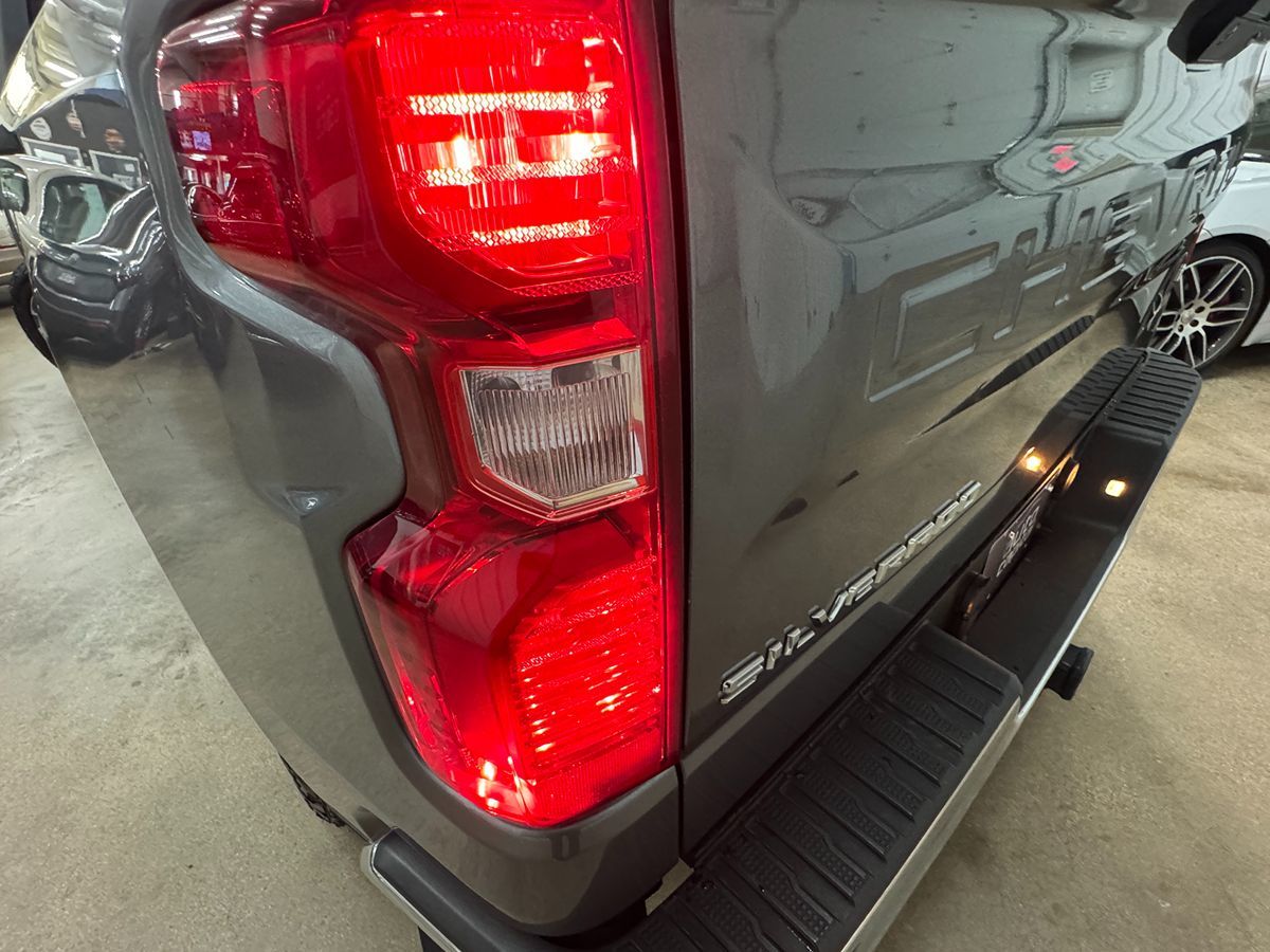 2021 Chevrolet Silverado 1500 LT Texas Edition photo 46