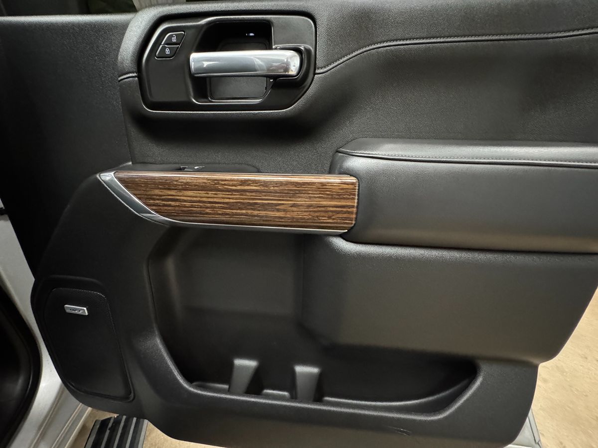 2021 Chevrolet Silverado 3500HD High Country photo 18