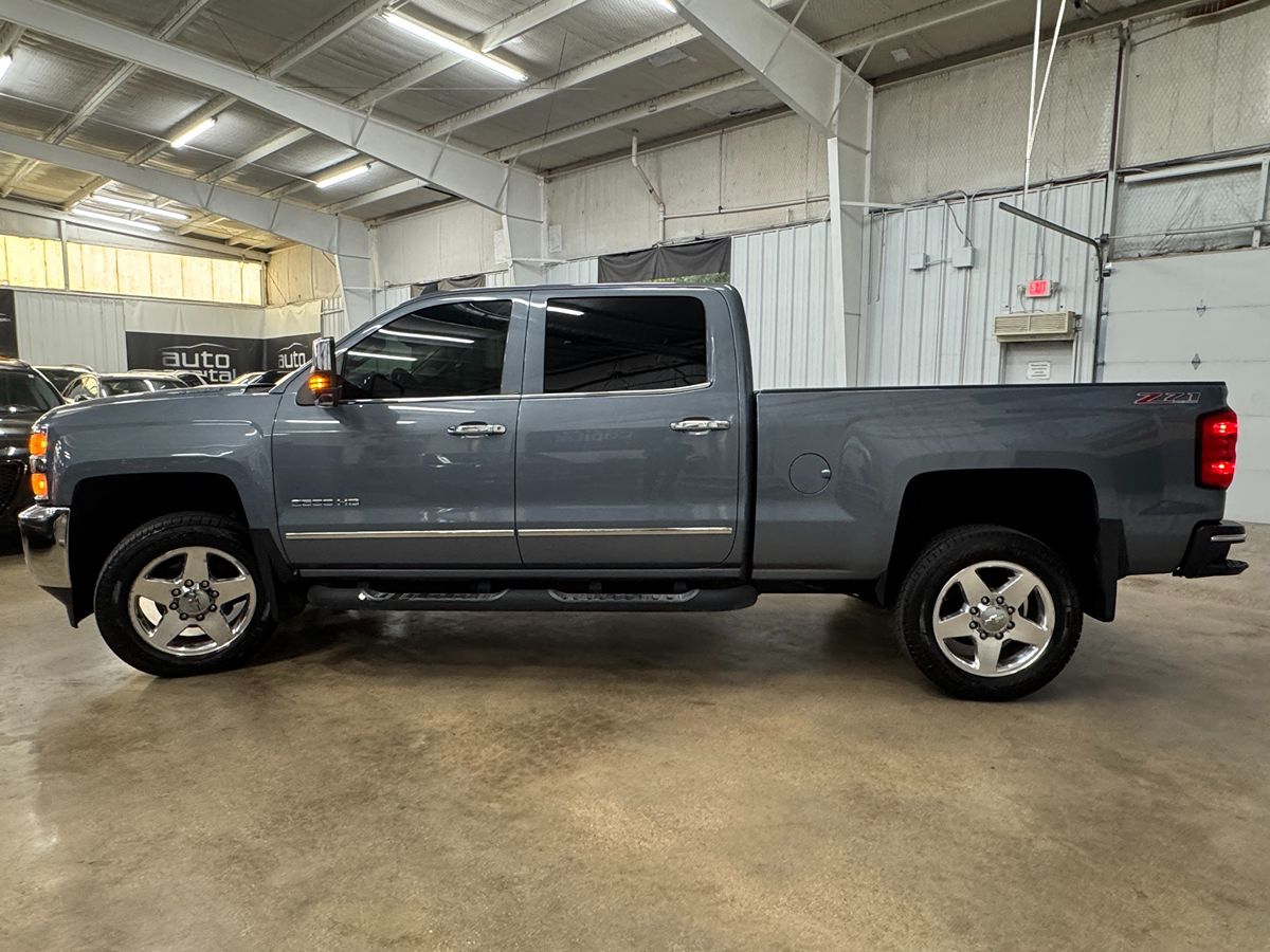 2015 Chevrolet Silverado LTZ 2500HD photo 3