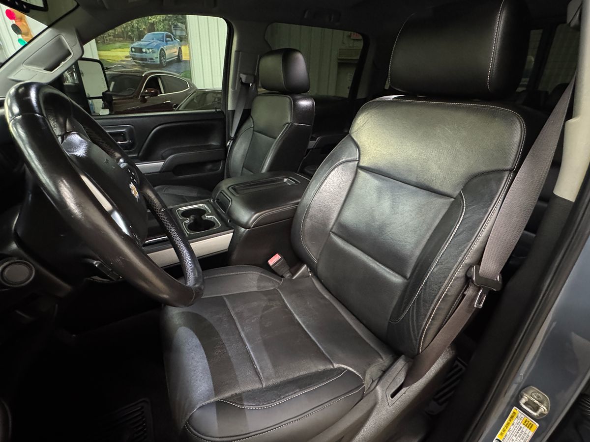 2015 Chevrolet Silverado LTZ 2500HD photo 12