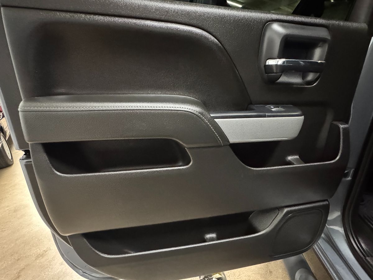 2015 Chevrolet Silverado LTZ 2500HD photo 26