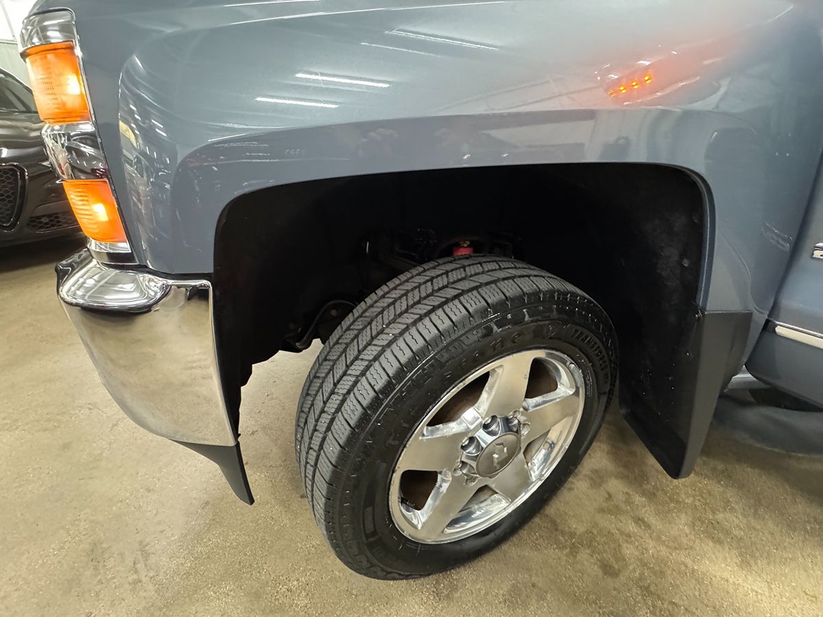2015 Chevrolet Silverado LTZ 2500HD photo 44