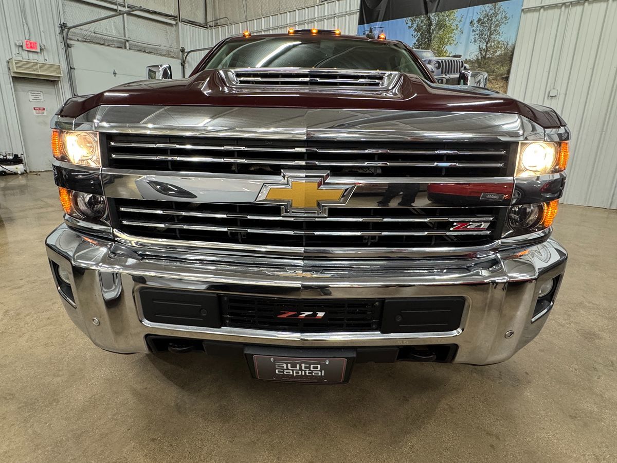 2017 Chevrolet Silverado 3500HD LTZ photo 2
